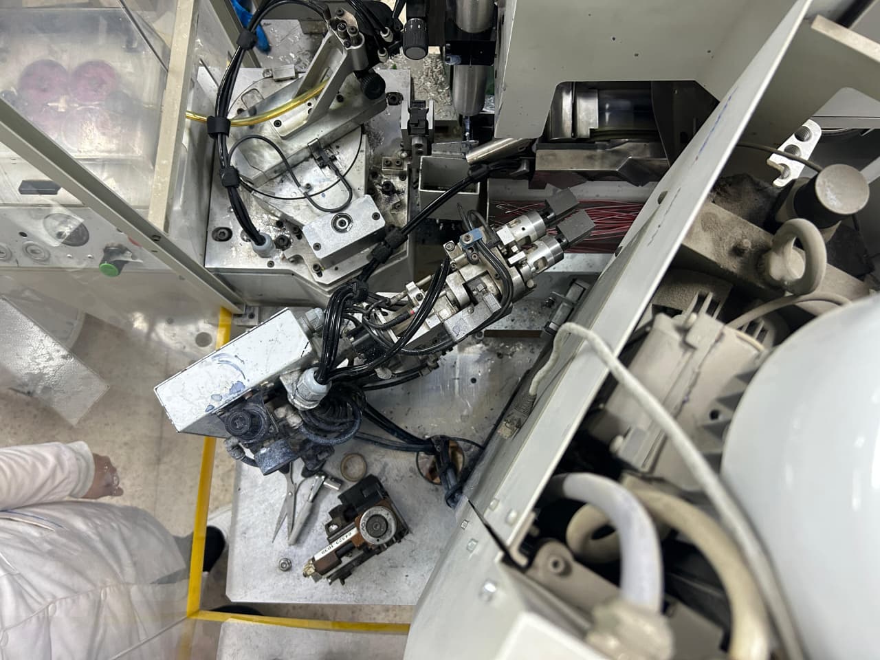 Sertissage des composants